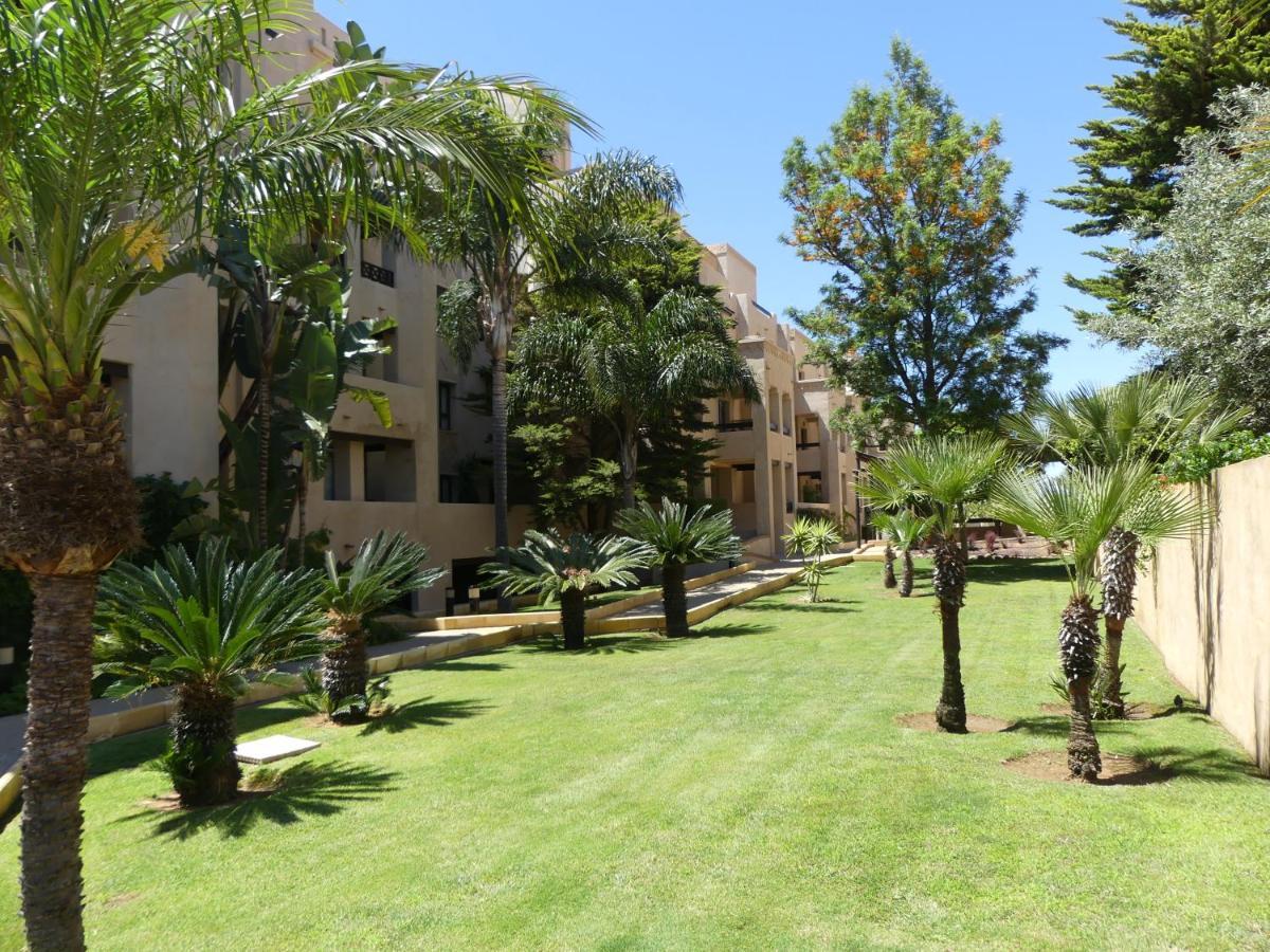 Jardines De Isla Canela, Planta Baja. *